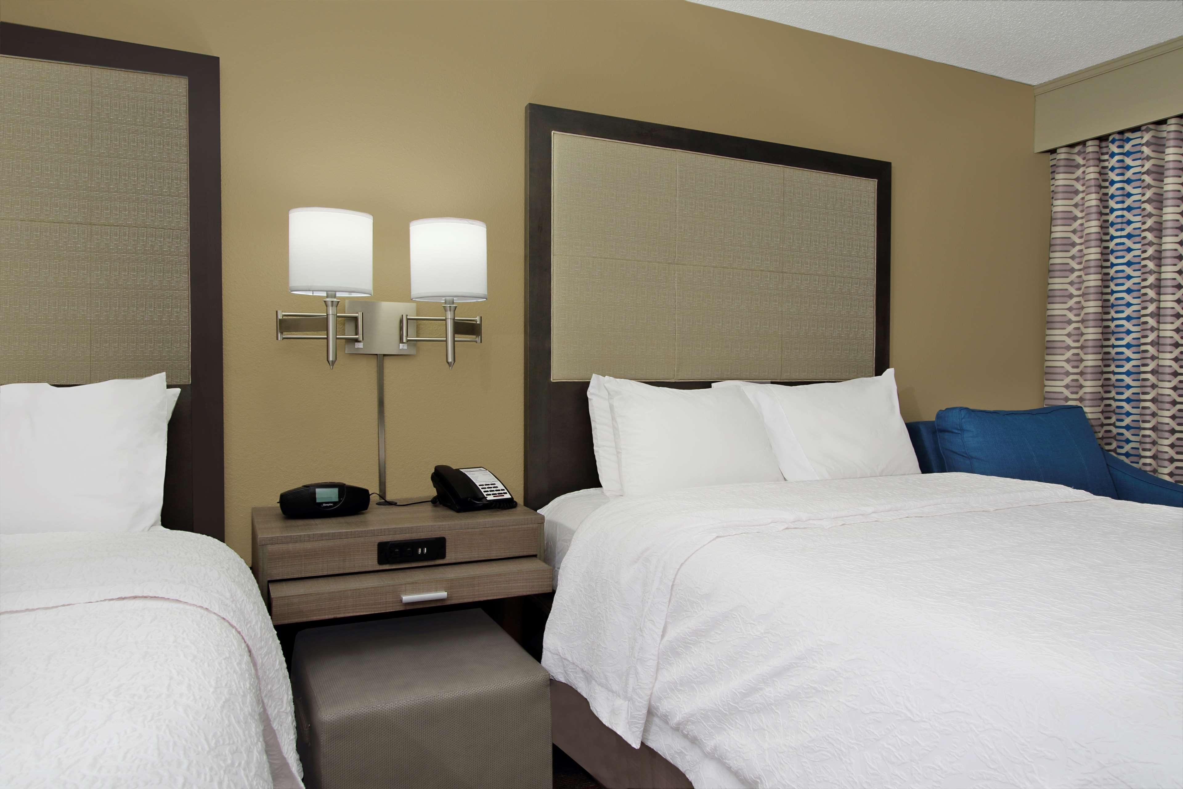 Hampton Inn Madison Exterior photo